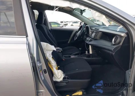 2016 Toyota Rav4 Le z USA, uszkodzony, nr VIN 2T3ZFREV7GW239047